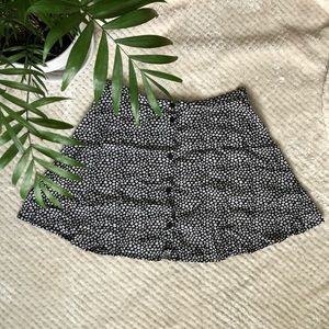 Ditsy black and white H&M mini skirt